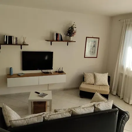 Nonna Lella Homestay *